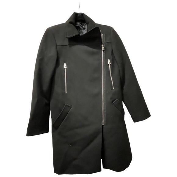 Zara Woman Asymmetrical Jacket: When Ordinary Just Won't Cut It - Picture 2 of 11